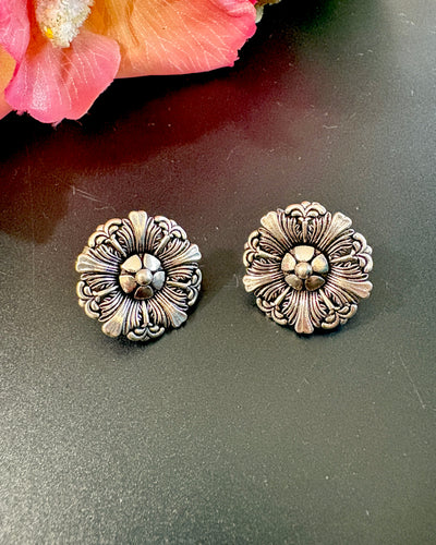 Hibiscus Studs