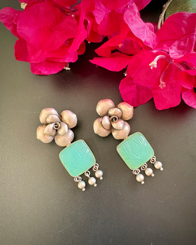 Uns Earrings