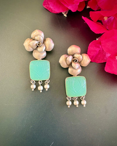 Uns Earrings