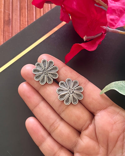 Kusum Studs