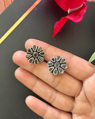 Krsna Studs