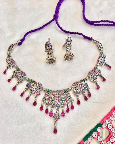 Suroor Necklace with Earrings