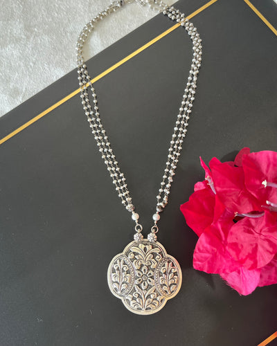 Taraash Necklace