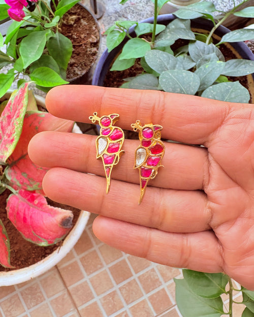 Sarang Gulabi Kundan Studs